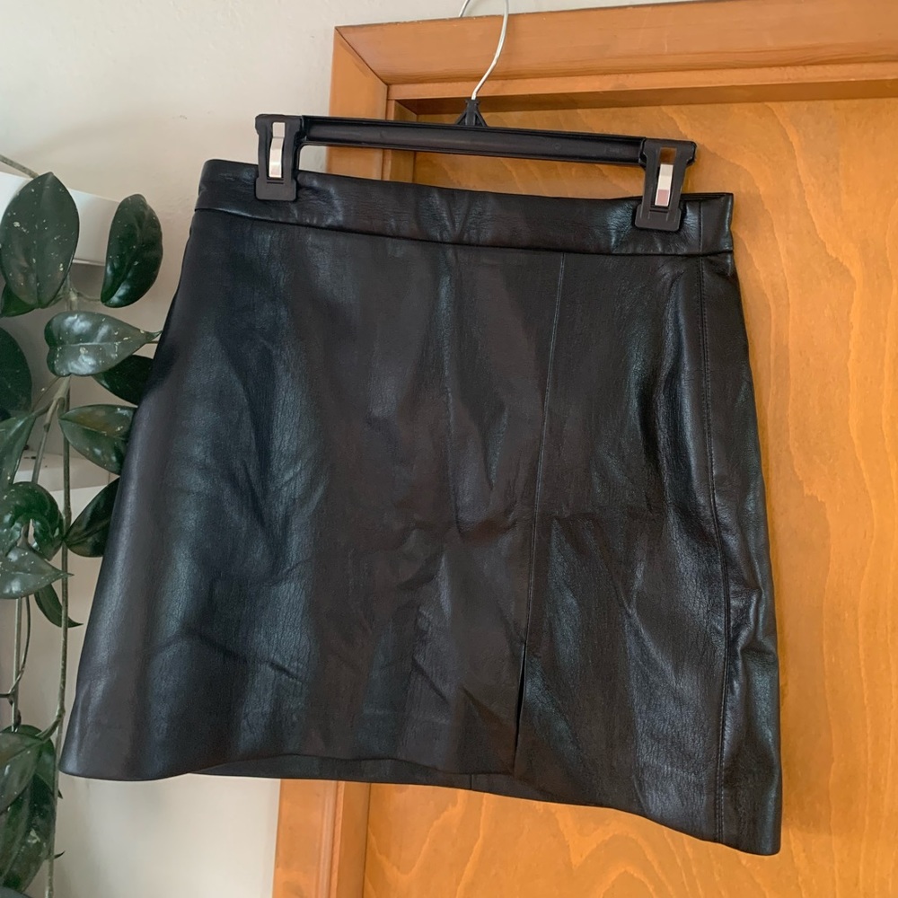 NWT aritzia black leather skirt tempest size 8